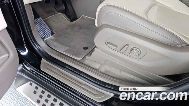 Kia Carnival (IV) HEV 4-Seater Hi Limousine Signature 2025 — фото 30