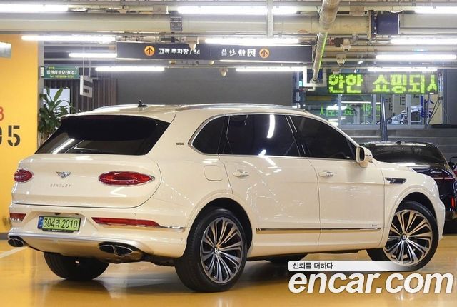 Bentley Bentayga 4.0 V8 EWB First Edition 2024 — фото 2