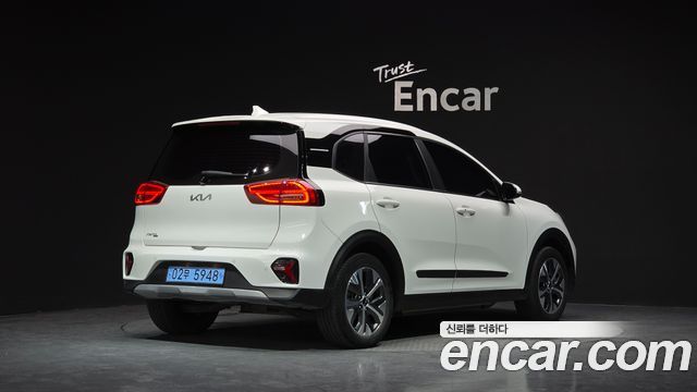 Kia Niro Plus Air 2024 — фото 2