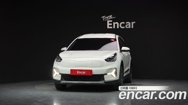 Kia Niro Plus Air 2024 — фото 3