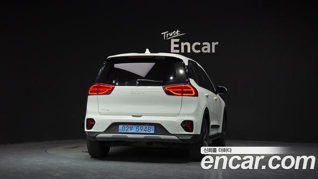 Kia Niro Plus Air 2024 — фото 4