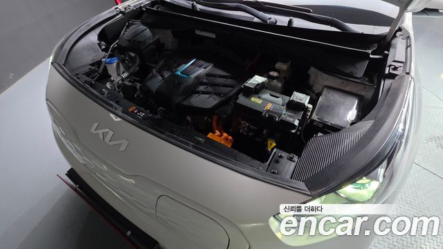 Kia Niro Plus Air 2024 — фото 6