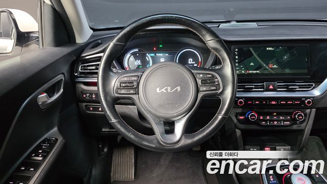 Kia Niro Plus Air 2024 — фото 14