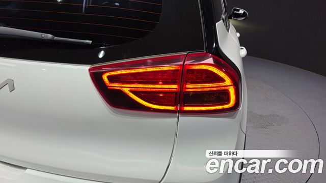 Kia Niro Plus Air 2024 — фото 23