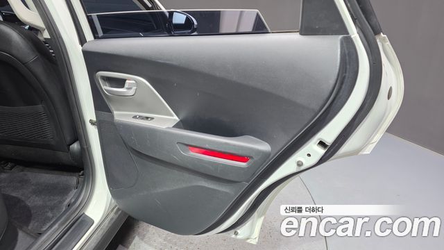 Kia Niro Plus Air 2024 — фото 25