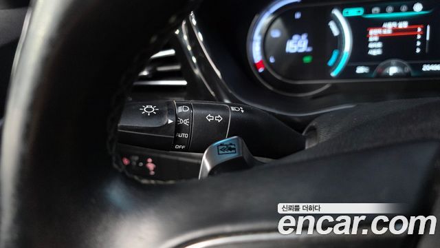 Kia Niro Plus Air 2024 — фото 28