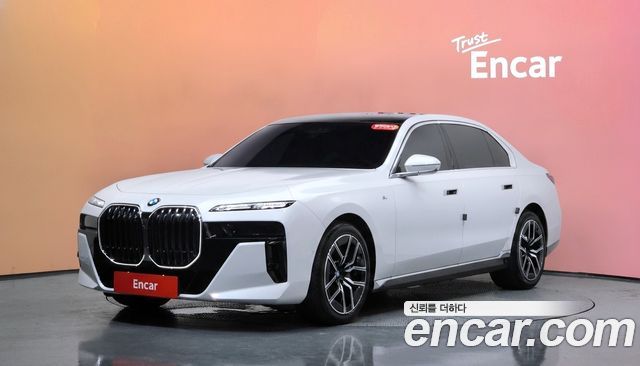 BMW 7 Series (G70) 740i xDrive M Sport 2025 — фото 1