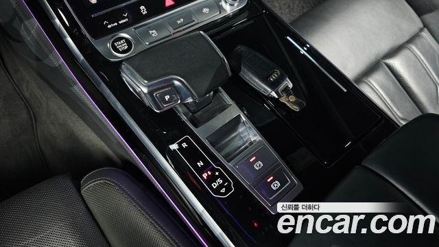 Audi A8 (D5) 55 TFSI Quattro LWB 2021 — фото 9