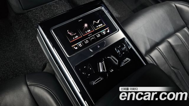 Audi A8 (D5) 55 TFSI Quattro LWB 2021 — фото 17
