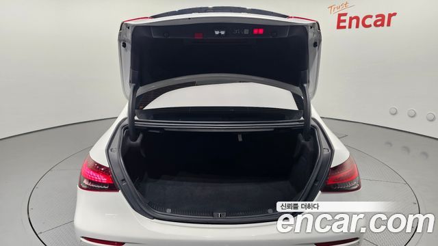 Mercedes-Benz E-Class (W213) E250 AMG Line 2023 — фото 17