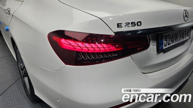 Mercedes-Benz E-Class (W213) E250 AMG Line 2023 — фото 23