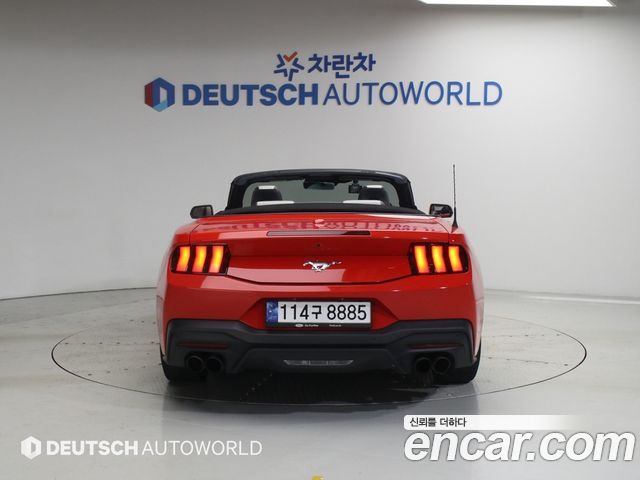 Ford Mustang (VII) 2.3 Ecoboost Premium Convertible 2024 — фото 4