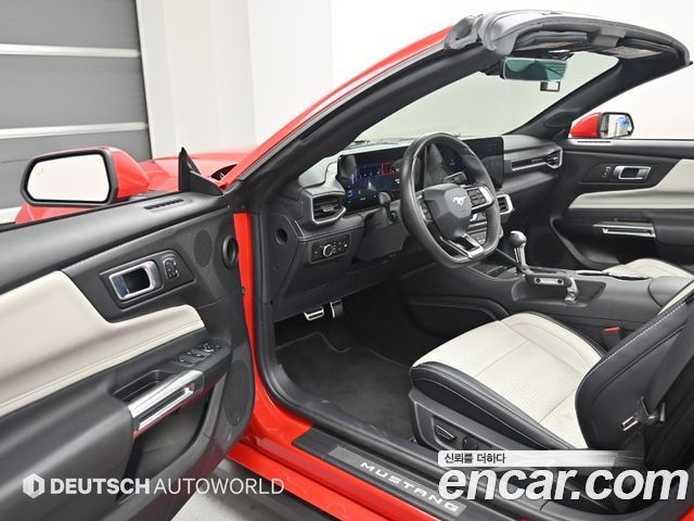 Ford Mustang (VII) 2.3 Ecoboost Premium Convertible 2024 — фото 15