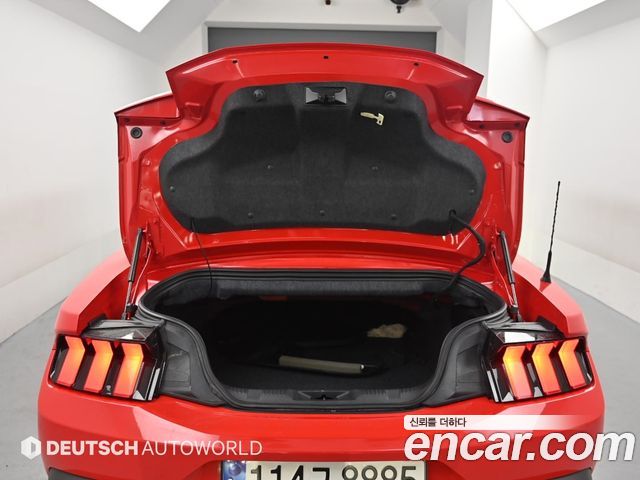 Ford Mustang (VII) 2.3 Ecoboost Premium Convertible 2024 — фото 23