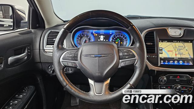 Chrysler 300C 3.6 2015 — фото 12