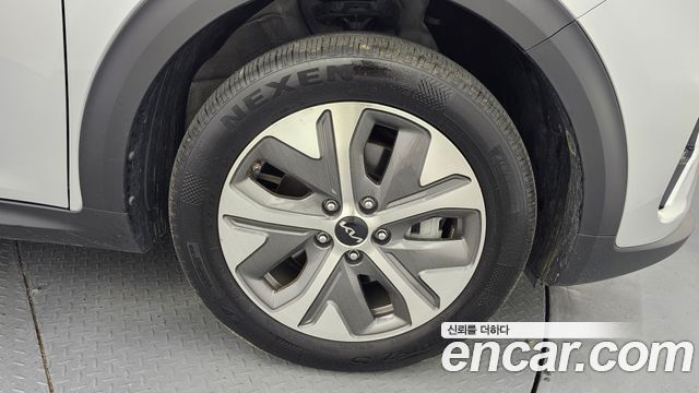 Kia Niro Plus Earth 2023 — фото 5