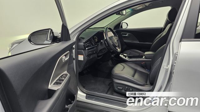 Kia Niro Plus Earth 2023 — фото 10