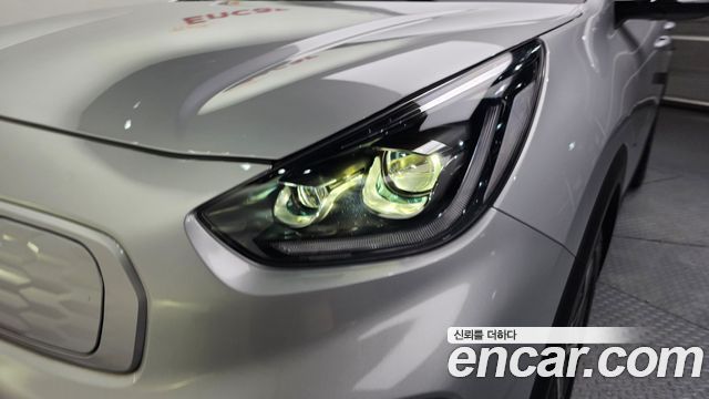 Kia Niro Plus Earth 2023 — фото 22
