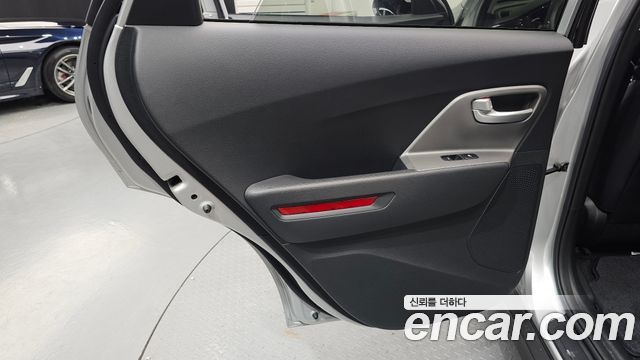 Kia Niro Plus Earth 2023 — фото 25