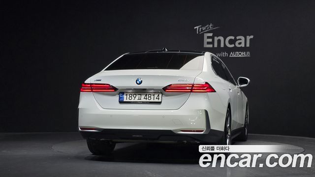 BMW 5 Series (G60) 530i xDrive 2024 — фото 4