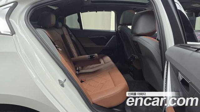 BMW 5 Series (G60) 530i xDrive 2024 — фото 11