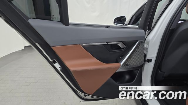 BMW 5 Series (G60) 530i xDrive 2024 — фото 25