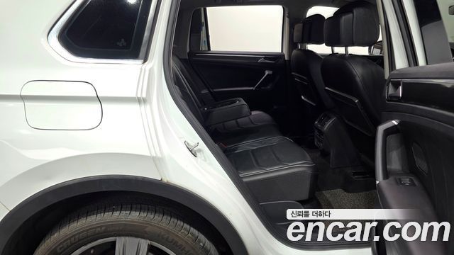 Volkswagen Tiguan (II) 2.0 TDI 4Motion Prestige 2018 — фото 12