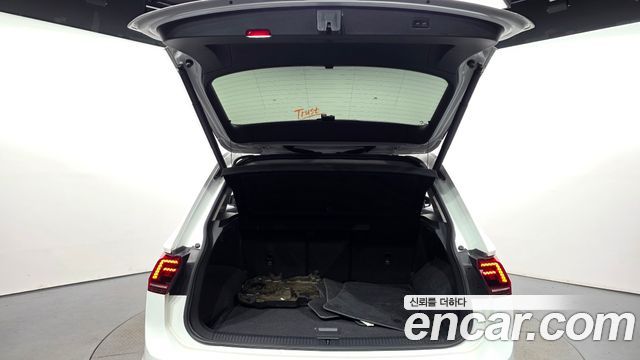 Volkswagen Tiguan (II) 2.0 TDI 4Motion Prestige 2018 — фото 20