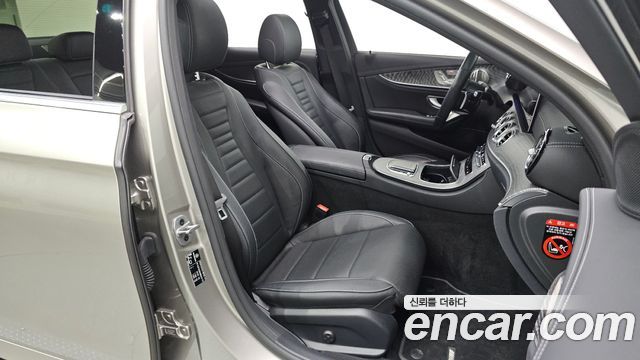 Mercedes-Benz E-Class (W213) E350 4MATIC AMG Line 2022 — фото 12