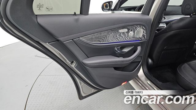 Mercedes-Benz E-Class (W213) E350 4MATIC AMG Line 2022 — фото 25
