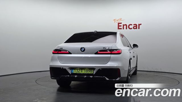 BMW 7 Series (G70) 740d xDrive M Sport 2024 — фото 4