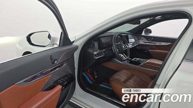 BMW 7 Series (G70) 740d xDrive M Sport 2024 — фото 10