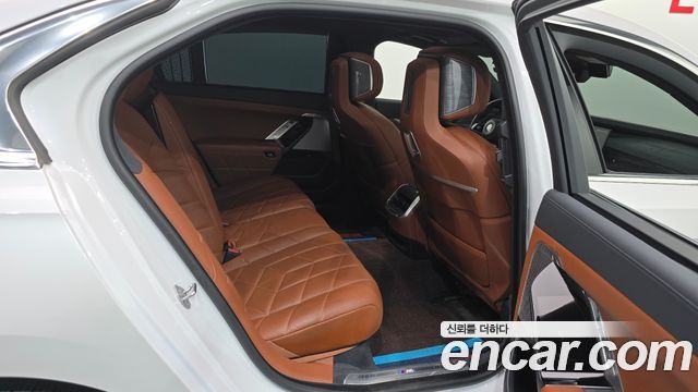 BMW 7 Series (G70) 740d xDrive M Sport 2024 — фото 11