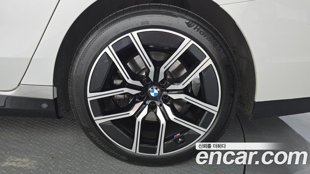 BMW 7 Series (G70) 740d xDrive M Sport 2024 — фото 21