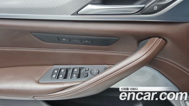 BMW 5 Series (G30) M550d xDrive 2018 — фото 14