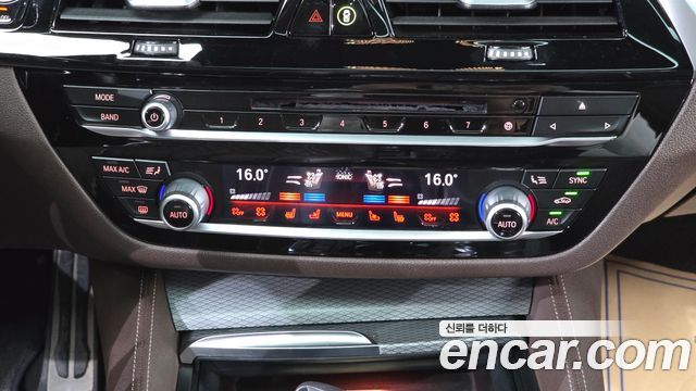 BMW 5 Series (G30) M550d xDrive 2018 — фото 28