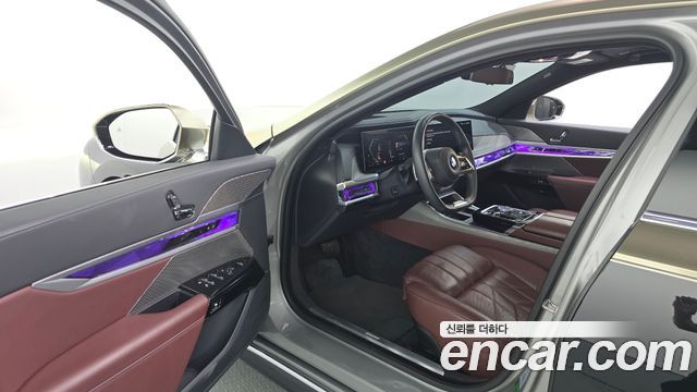 BMW 7 Series (G70) 740i sDrive Design Pure Excellence 2023 — фото 10