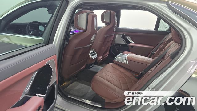 BMW 7 Series (G70) 740i sDrive Design Pure Excellence 2023 — фото 12