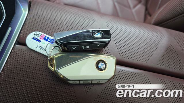 BMW 7 Series (G70) 740i sDrive Design Pure Excellence 2023 — фото 16