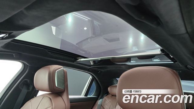 BMW 7 Series (G70) 740i sDrive Design Pure Excellence 2023 — фото 17
