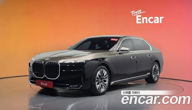 BMW 7 Series (G70) 740i sDrive Design Pure Excellence 2023 — фото 1
