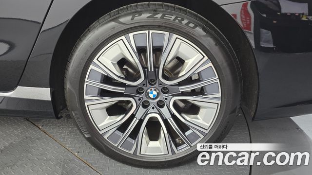 BMW 7 Series (G70) 740i sDrive Design Pure Excellence 2023 — фото 21