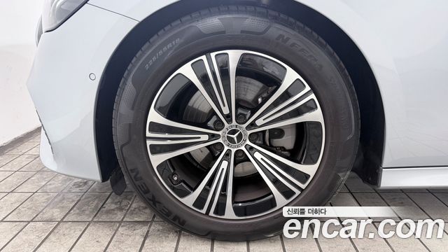 Mercedes-Benz E-Class (W214) E200 Avantgarde 2024 — фото 5