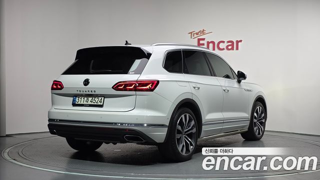 Volkswagen Touareg (III) 4.0 TDI Prestige 2021 — фото 2