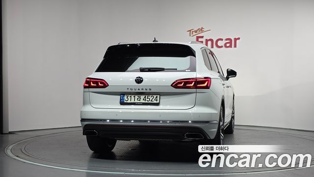 Volkswagen Touareg (III) 4.0 TDI Prestige 2021 — фото 4