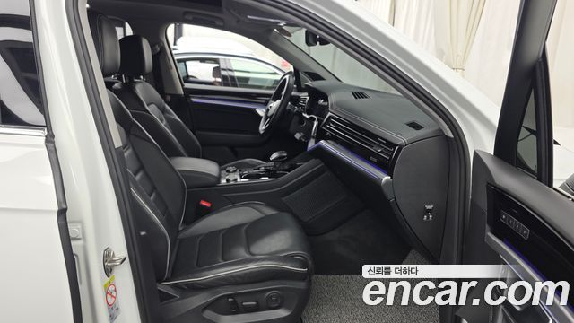 Volkswagen Touareg (III) 4.0 TDI Prestige 2021 — фото 15