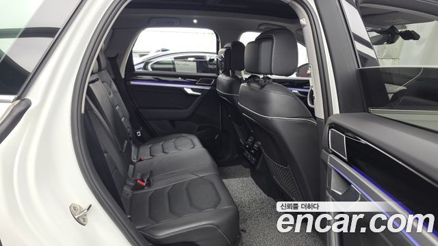 Volkswagen Touareg (III) 4.0 TDI Prestige 2021 — фото 16