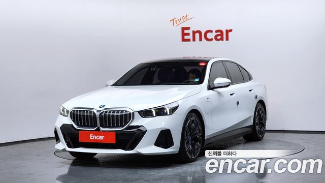 BMW 5 Series (G60) 530e M Sport 2024 — фото 1