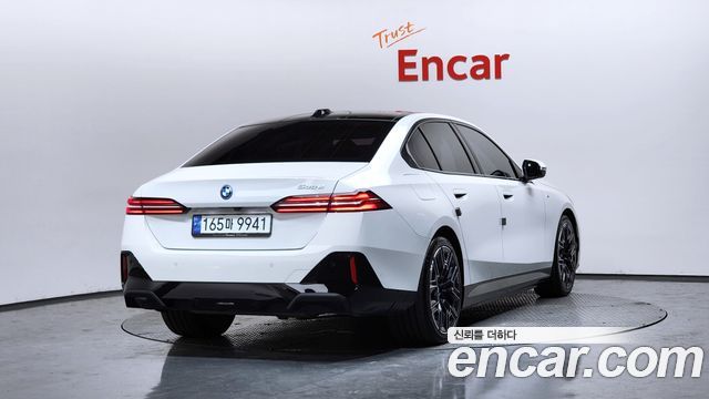 BMW 5 Series (G60) 530e M Sport 2024 — фото 2