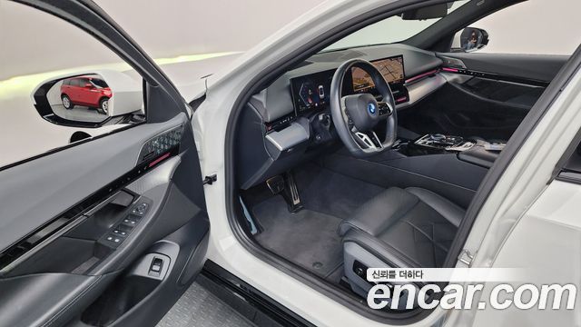 BMW 5 Series (G60) 530e M Sport 2024 — фото 10